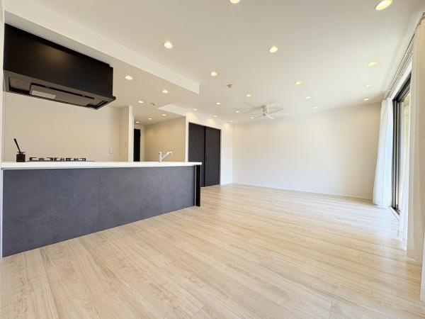 レイディアント横濱ユーロヒルズの居間・リビング