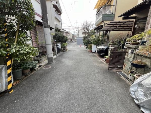 【前面道路含む現地写真】