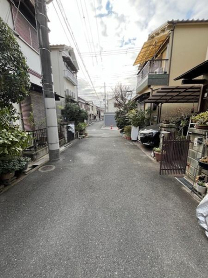 【前面道路含む現地写真】