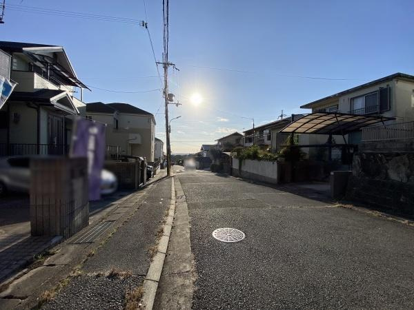 【前面道路含む現地写真】 | 西区富士見が丘5丁目　中古戸建
