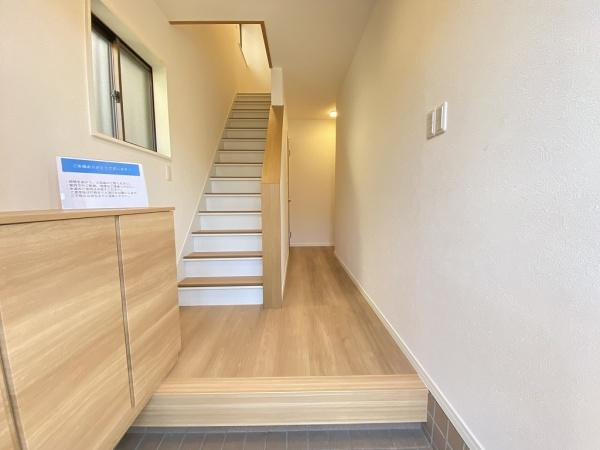【玄関】 | 西区富士見が丘5丁目　中古戸建