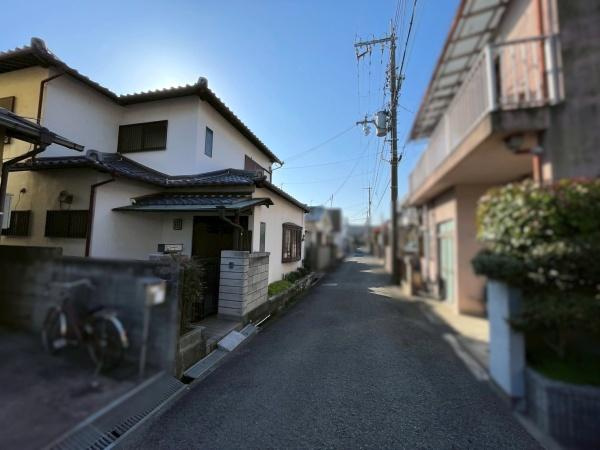 和歌山市狐島　中古戸建の前面道路含む現地写真