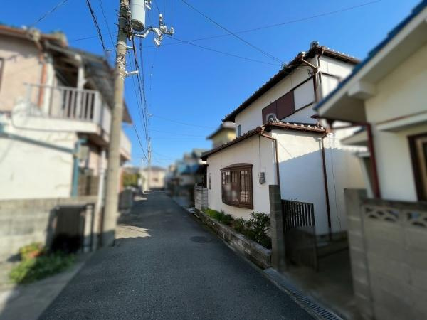 和歌山市狐島　中古戸建の前面道路含む現地写真