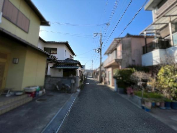 和歌山市狐島　中古戸建の前面道路含む現地写真