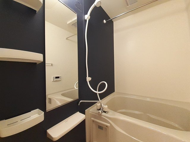 アッシュ８　Ｃの浴室|日々の疲れを癒すお風呂付です