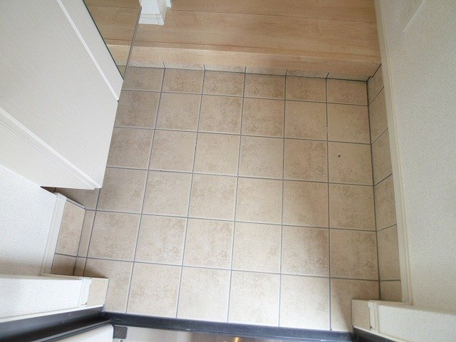 Ｒｅｖｉｖｅ８９　Ｗｅｓｔの玄関|ゆったりとした玄関です