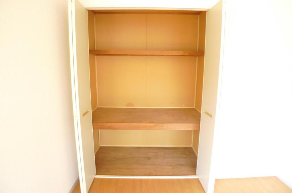 セジュールYK　Ⅱの居間・リビング|※別号室参考写真です ※現況優先