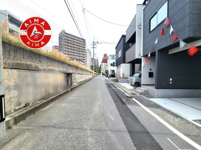 福岡市西区愛宕1丁目第3-2棟（2号棟）　の前面道路含む現地写真|前面道路です。