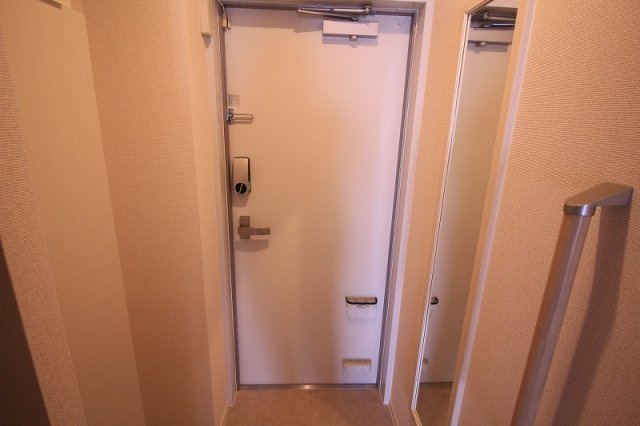 クレイノ松山インターⅤの玄関