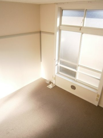 レオパレスサンライズⅠの居間・リビング|ゆったりとしたリビングです