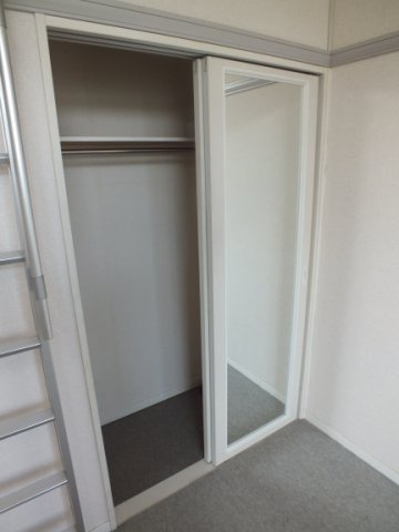 レオパレスサンライズⅠのその他|姿見付けクローゼット