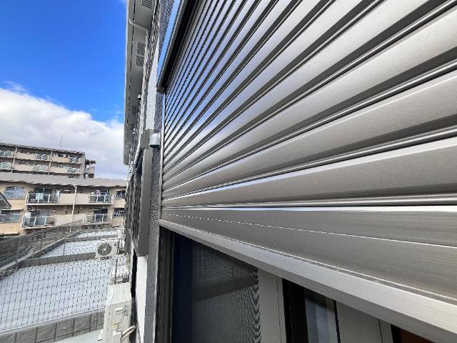 サクラーレ長坂の内装|シャッター（イメージ）