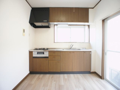 【キッチン】 | ミウラハウス | システムキッチン3口コンロ付きです♪