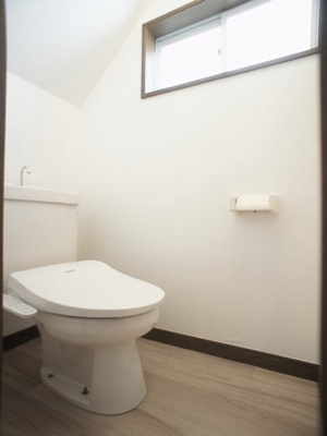 【トイレ】 | ミウラハウス | 温水洗浄暖房便座機能付きです♪