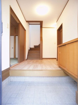 【玄関】 | ミウラハウス | 1階玄関！たくさん収納できるシューズボックスが付いています♪