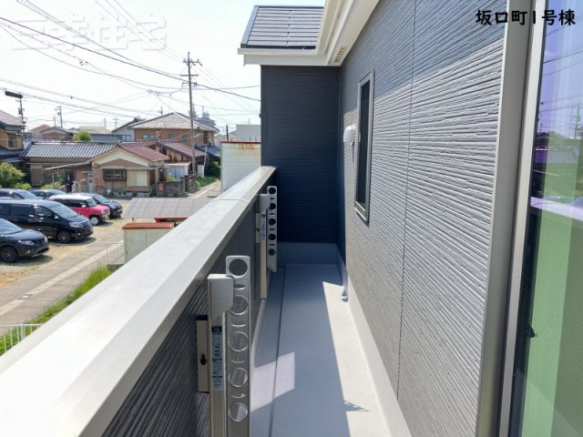 碧南市坂口町のバルコニー|主寝室専用バルコニーは南向き