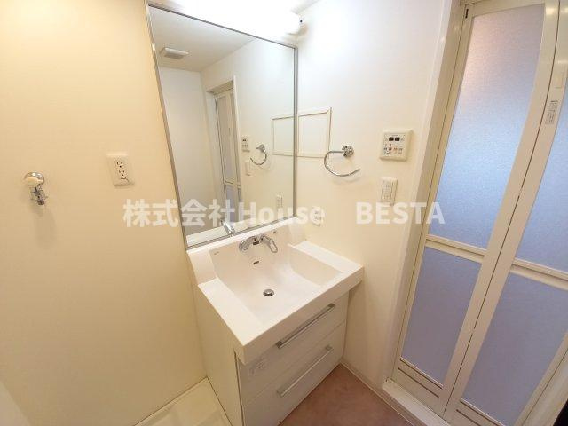 アルファレガロ神戸ウエストの独立洗面台