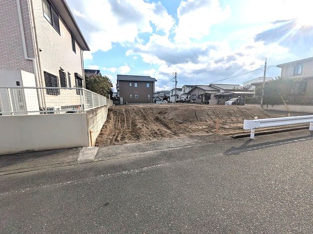 【前面道路含む現地写真】 | 西区泉3丁目土地