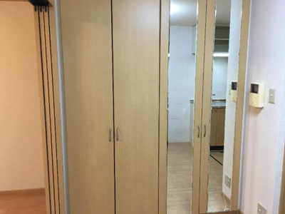 【洗面所】 | 梅町マンション | 姿見付クローゼット