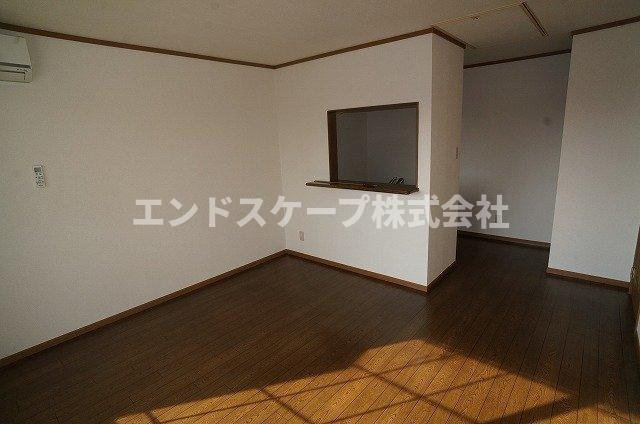 パレ・フォートクロサワＡ棟の居間・リビング|高崎、前橋のお部屋探しはエンドスケープまで！お客様の理想お聞かせ下さい♪