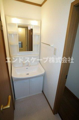 パレ・フォートクロサワＡ棟の独立洗面台|高崎、前橋のお部屋探しはエンドスケープまで！お客様の理想お聞かせ下さい♪