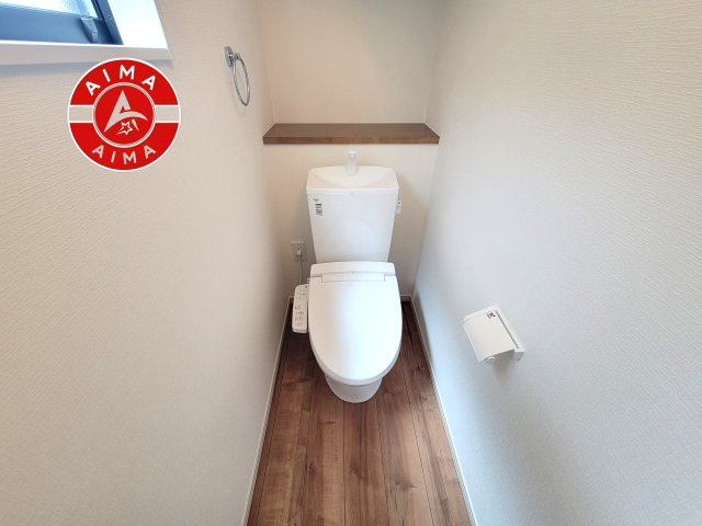 糟屋郡志免町桜丘3丁目第6-2棟（1号棟）のトイレ|温水洗浄便座を完備しております。2ヶ所にトイレがあるのは朝の慌ただしい時間も安心です。