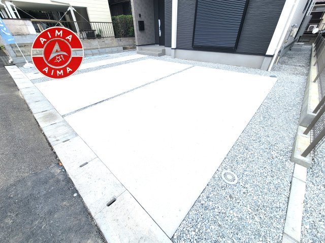 糟屋郡志免町桜丘3丁目第6-2棟（1号棟）の駐車場|広々した駐車場になります。3台並列駐車となります。