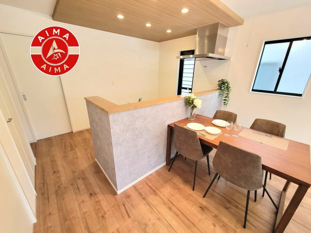 糟屋郡志免町桜丘3丁目第6-2棟（1号棟）のダイニング|キッチンから立ち込める香りが今日の料理を期待させます。