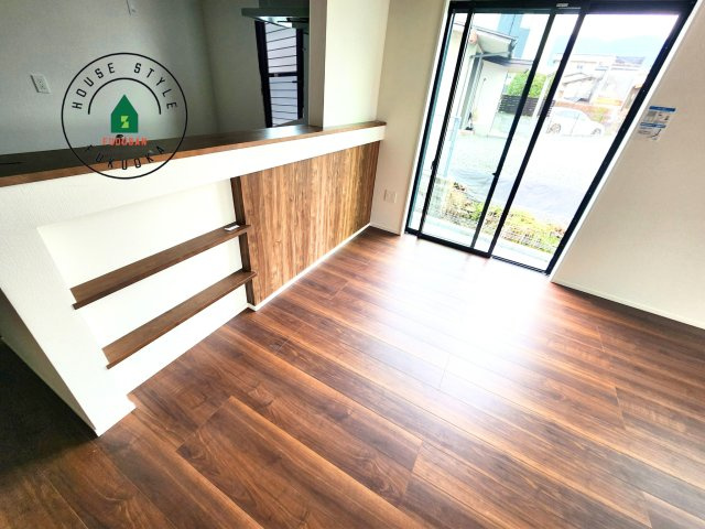 糟屋郡志免町桜丘3丁目第6-2棟（2号棟）の内観：施工例|キッチンから立ち込める香りが今日の料理を期待させます。