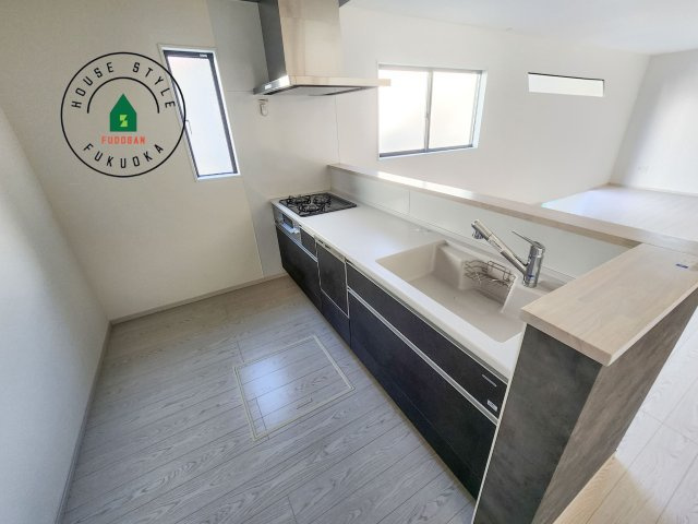 糟屋郡志免町桜丘3丁目第6-2棟（2号棟）の内観：施工例|キッチン。グリル・食器洗い乾燥機・浄水器も完備。