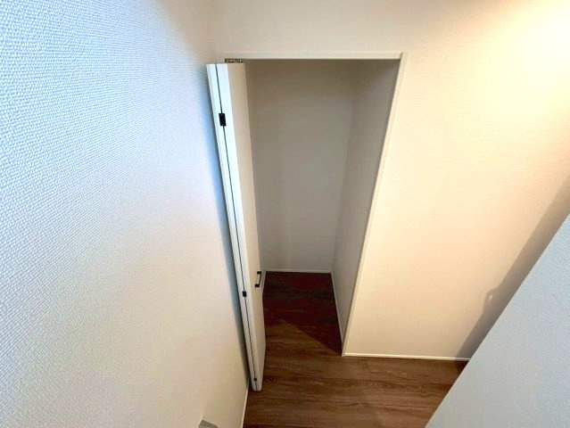 三木市末広1丁目　全3棟-1号棟の玄関