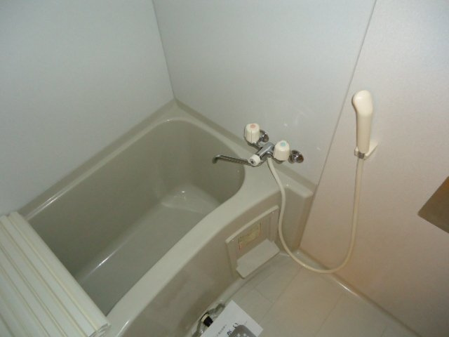 ドリームウィングＢ棟の浴室|バス（反転）（イメージ）