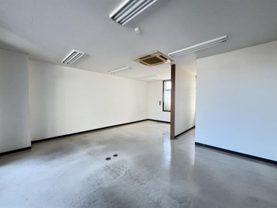 【居間・リビング】 | アイリステナント | 12.7坪になります。