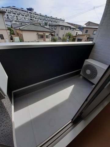 合志市須屋のアパートのバルコニー|バルコニーからの眺めを楽しみながら食事をしませんか