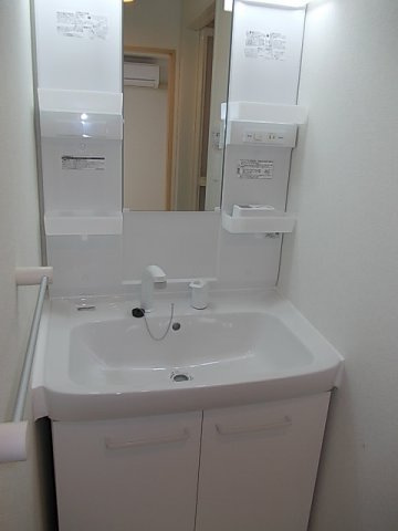 合志市須屋のアパートの洗面所|広い洗面スペース