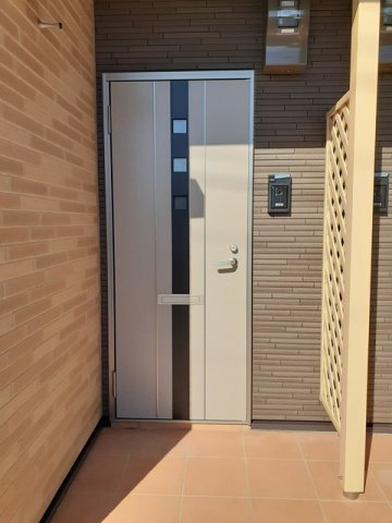 フレッシュリーⅢのエントランス|落ち着いたエントランスです