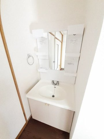 Ｉ．Ｓ．ハイムの洗面所|脱衣スペースもあります