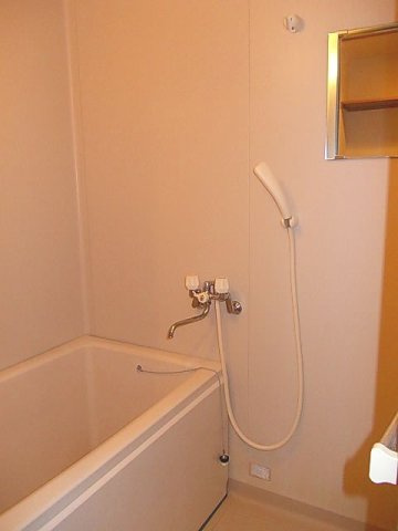 ヒガシコート宮ノ上の浴室|お風呂で日々の疲れを落としましょう