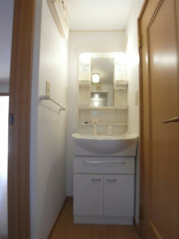 エレガント　ヒルの洗面所|ゆったりとスペースのある洗面所