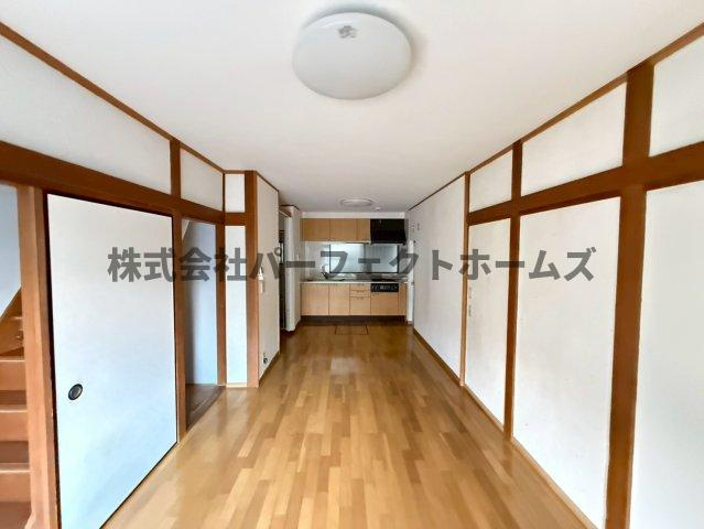 田口3丁目戸建　賃貸の居間・リビング|居間です