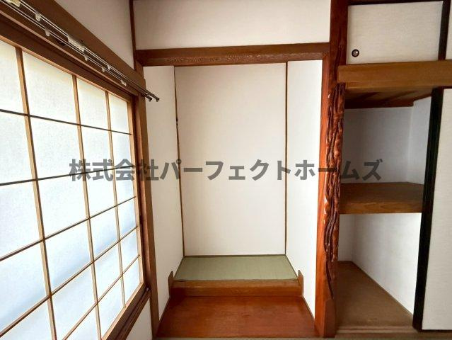 田口3丁目戸建　賃貸の和室|柔らかい畳が心地よい和室