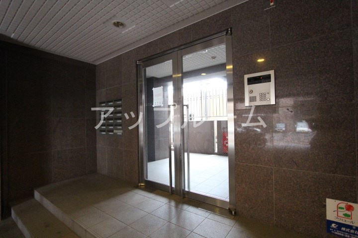 プリミエールJYOJYOのエントランス