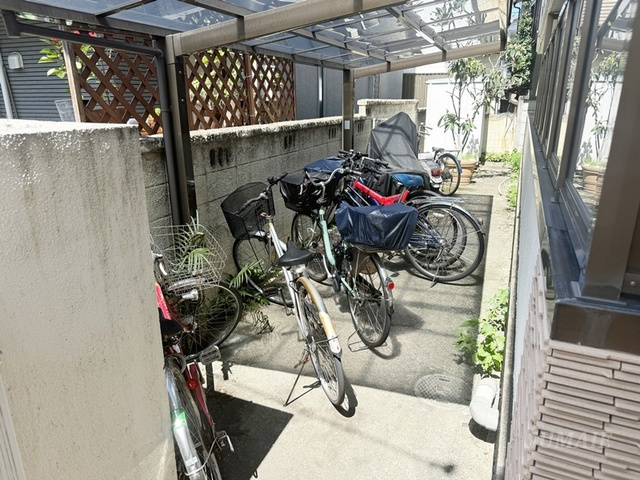 コーポオカダⅠのその他共用部分|駐輪場です♪