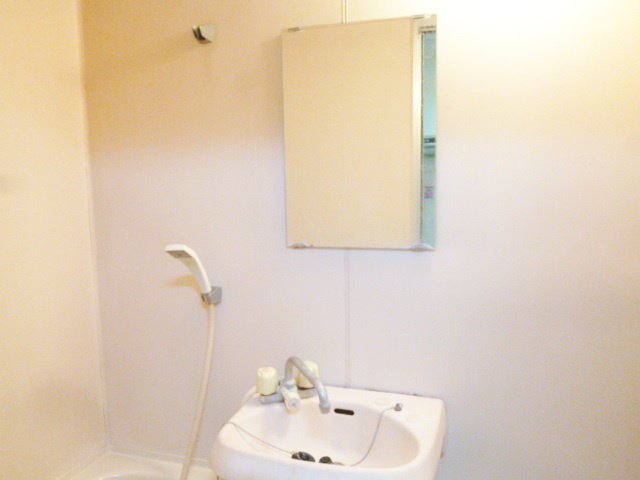 コーポオカダⅠの洗面所|浴室内の洗面台です♪