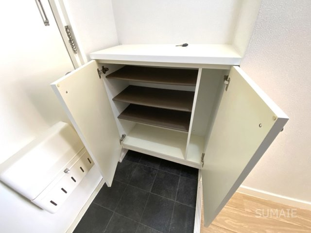 渋谷コート２号棟の収納|玄関収納☆