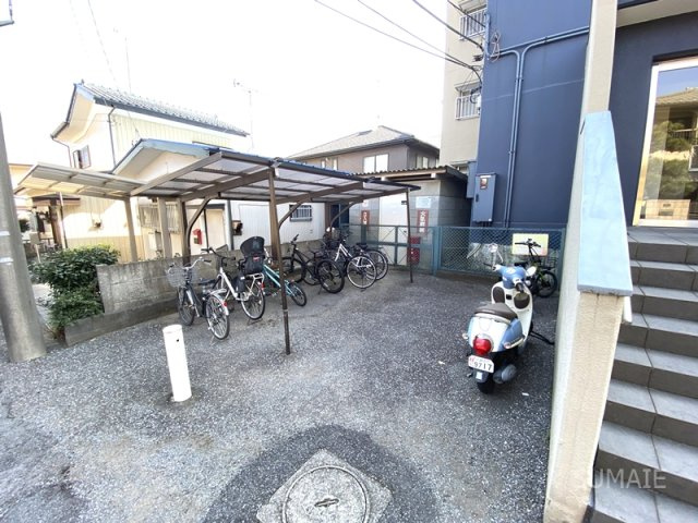 渋谷コート２号棟のその他共用部分|屋根付き駐輪スペース！