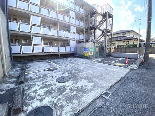 渋谷コート２号棟の駐車場