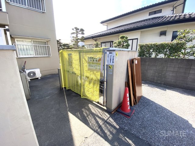 渋谷コート２号棟のその他共用部分|敷地内ゴミ置き場！