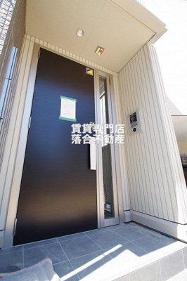 【エントランス】 | レフィナード | オートロック付きで安心♪