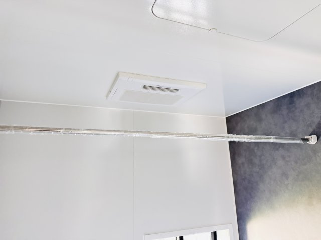 柏市南増尾３丁目新築戸建【土南部小学校：8分】の冷暖房・空調設備|雨の日も安心の浴室乾燥機つき